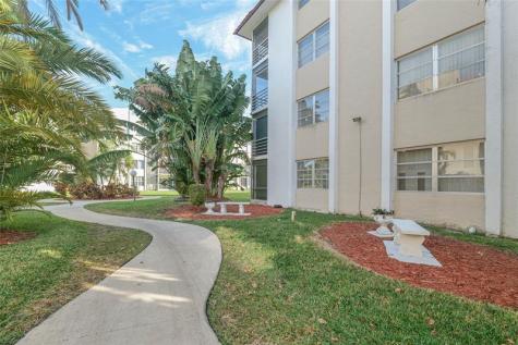 3531 Inverrary Drive Lauderhill FL 33319