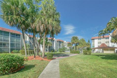 3531 Inverrary Drive Lauderhill FL 33319