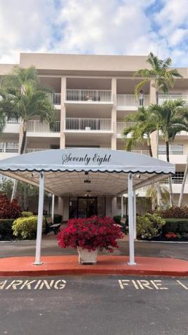 3960 Oaks Clubhouse Drive Pompano Beach FL 33069