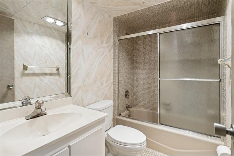 3960 Oaks Clubhouse Drive Pompano Beach FL 33069