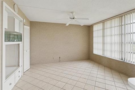 3960 Oaks Clubhouse Drive Pompano Beach FL 33069