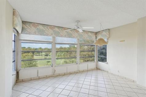 3960 Oaks Clubhouse Drive Pompano Beach FL 33069