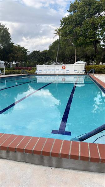 3960 Oaks Clubhouse Drive Pompano Beach FL 33069