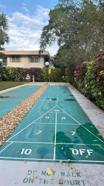 3960 Oaks Clubhouse Drive Pompano Beach FL 33069