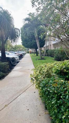 3960 Oaks Clubhouse Drive Pompano Beach FL 33069