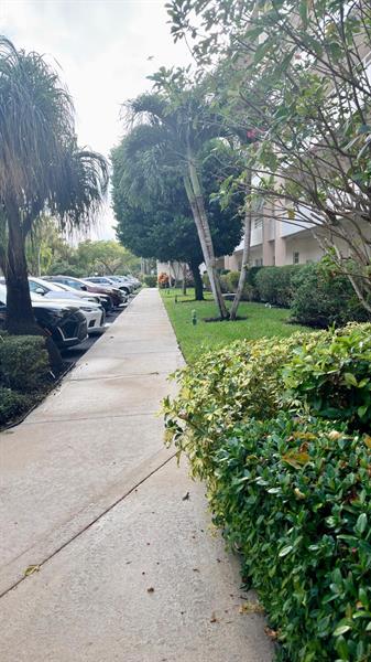 3960 Oaks Clubhouse Drive Pompano Beach FL 33069