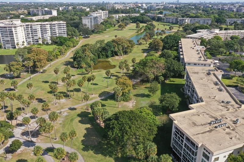 3960 Oaks Clubhouse Drive Pompano Beach FL 33069