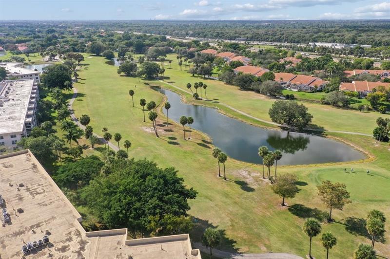 3960 Oaks Clubhouse Drive Pompano Beach FL 33069