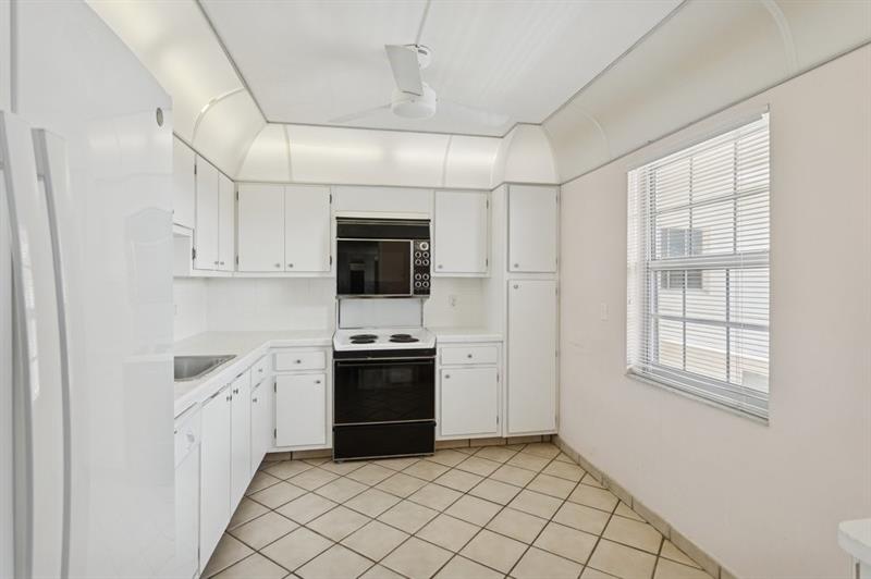 3960 Oaks Clubhouse Drive Pompano Beach FL 33069