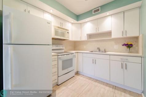 13475 SW 9th Street Hollywood FL 33027