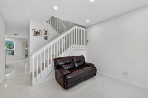 3262 NW 31st Terrace Oakland Park FL 33309
