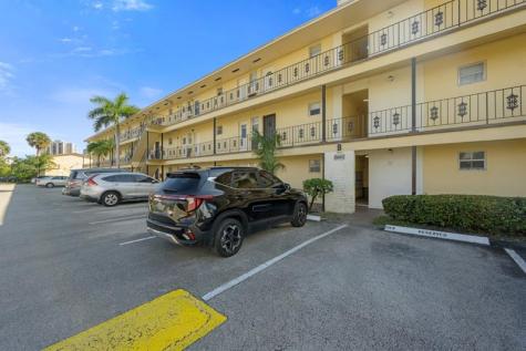 2880 NE 203rd Street Aventura FL 33180