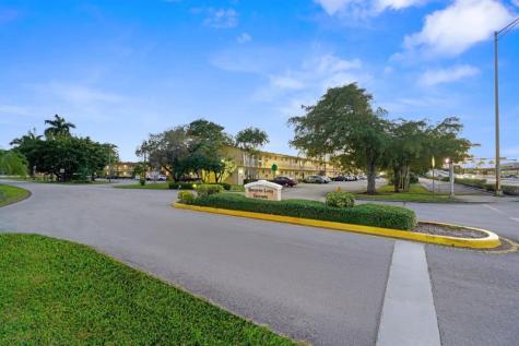 2880 NE 203rd Street Aventura FL 33180