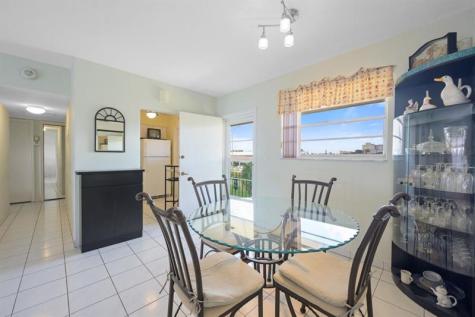 2880 NE 203rd Street Aventura FL 33180