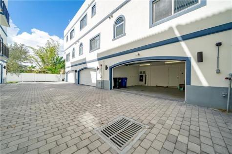 816 NE 7th Street Fort Lauderdale FL 33004