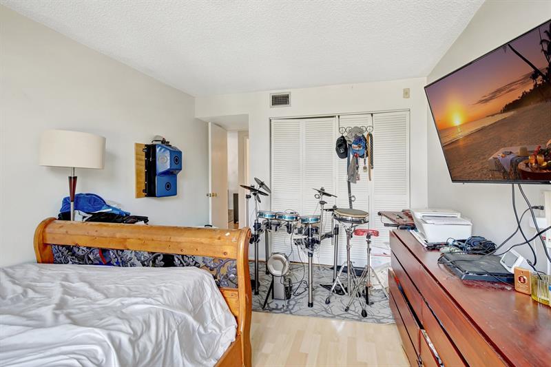 6923 Cypress Road Plantation FL 33317