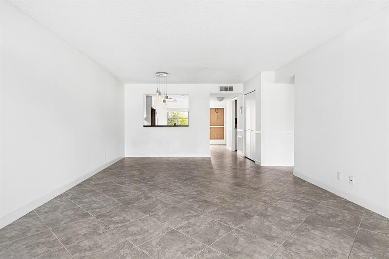 5021 Oak Hill Lane Delray Beach FL 33484