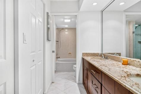 5021 Oak Hill Lane Delray Beach FL 33484