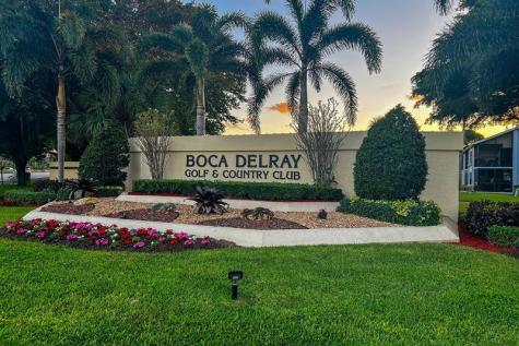 5021 Oak Hill Lane Delray Beach FL 33484