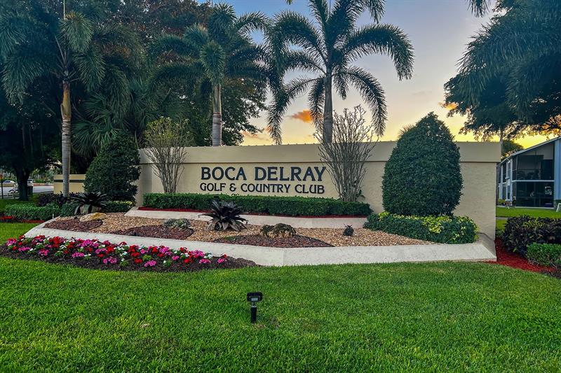 5021 Oak Hill Lane Delray Beach FL 33484