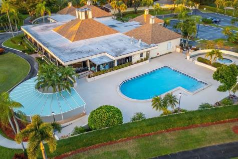 5021 Oak Hill Lane Delray Beach FL 33484