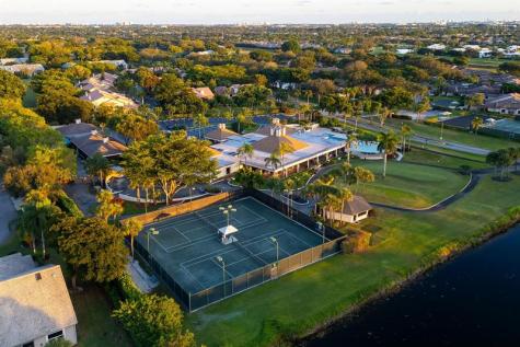 5021 Oak Hill Lane Delray Beach FL 33484