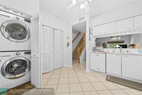 3320 Confetti Lane Margate FL 33063