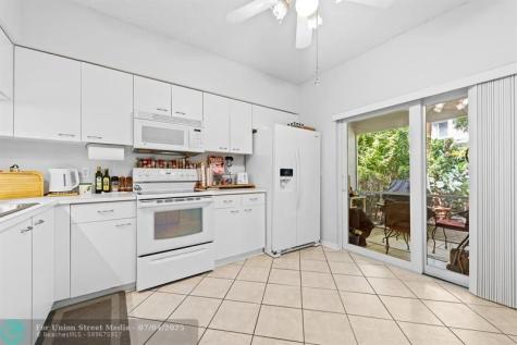 3320 Confetti Lane Margate FL 33063