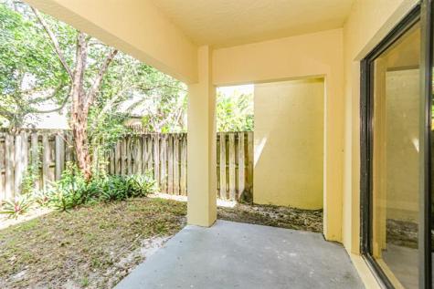 22808 SW 89th Path Cutler Bay FL 33190