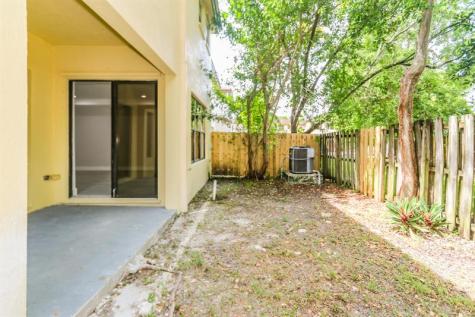 22808 SW 89th Path Cutler Bay FL 33190