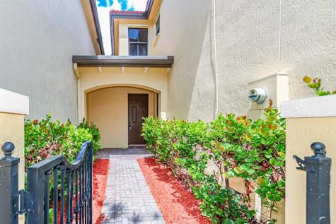 22808 SW 89th Path Cutler Bay FL 33190