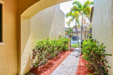 22808 SW 89th Path Cutler Bay FL 33190