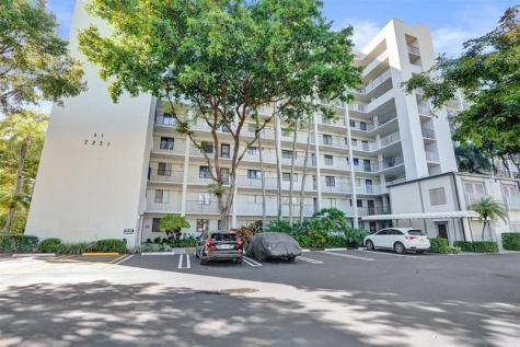 2221 Cypress Island Drive Pompano Beach FL 33069