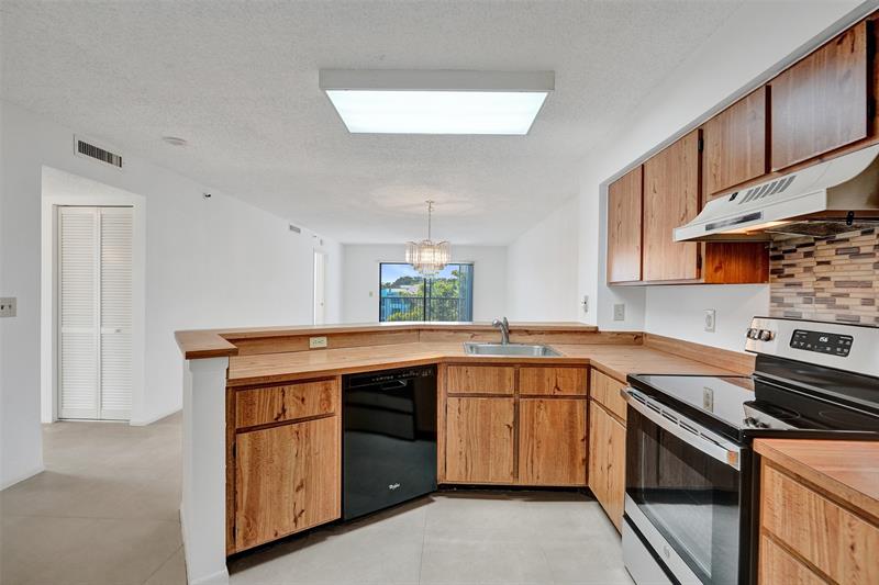 2221 Cypress Island Drive Pompano Beach FL 33069