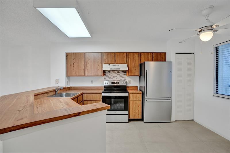 2221 Cypress Island Drive Pompano Beach FL 33069