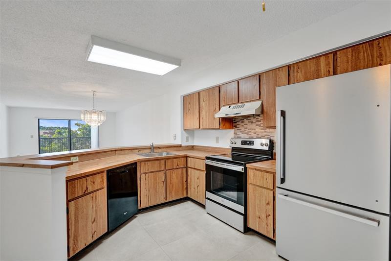 2221 Cypress Island Drive Pompano Beach FL 33069