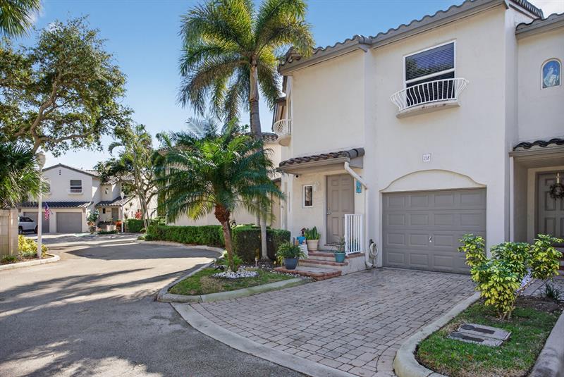 1900 Oceanwalk Lane Lauderdale By The Sea FL 33062