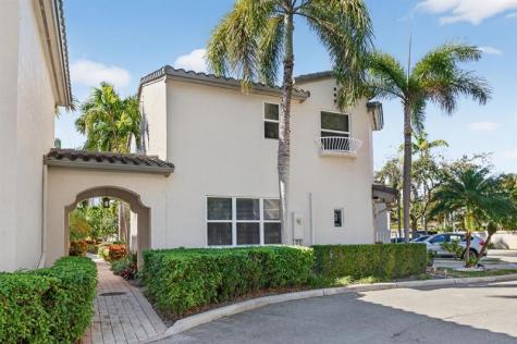 1900 Oceanwalk Lane Lauderdale By The Sea FL 33062