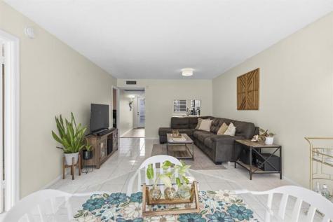 9410 Poinciana Place Davie FL 33324