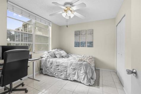 9410 Poinciana Place Davie FL 33324
