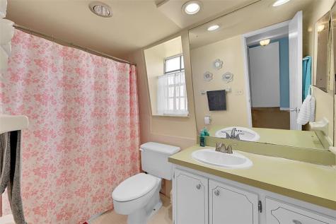 3475 Broken Woods Drive Coral Springs FL 33065