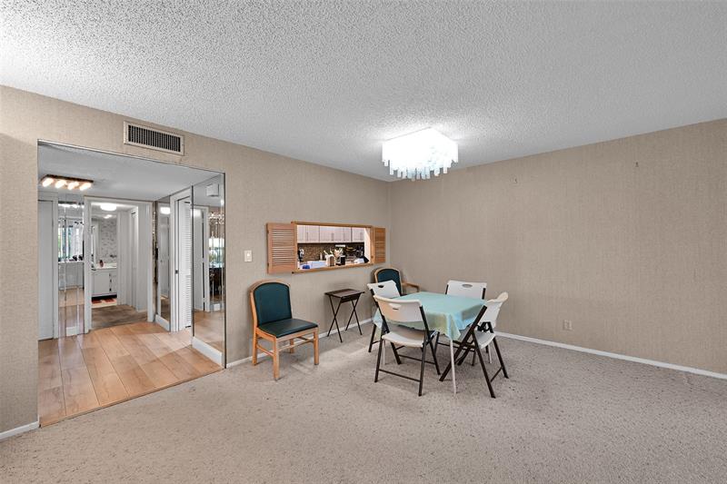 3960 Oaks Clubhouse Drive Pompano Beach FL 33069