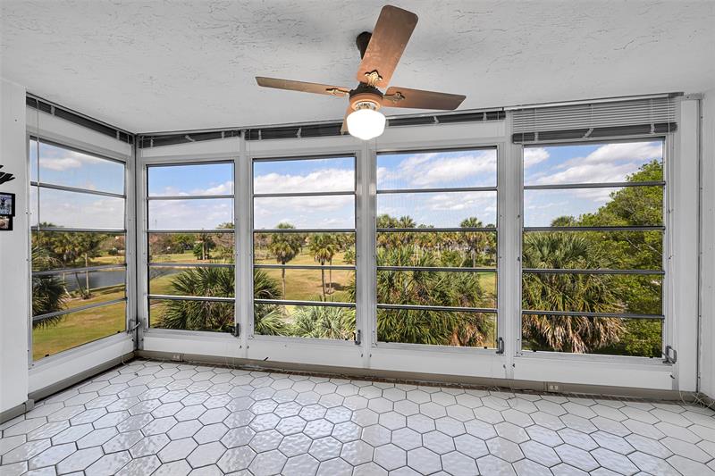 3960 Oaks Clubhouse Drive Pompano Beach FL 33069