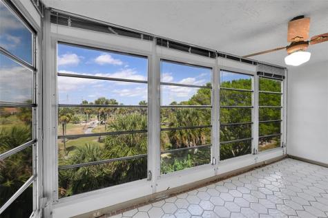 3960 Oaks Clubhouse Drive Pompano Beach FL 33069