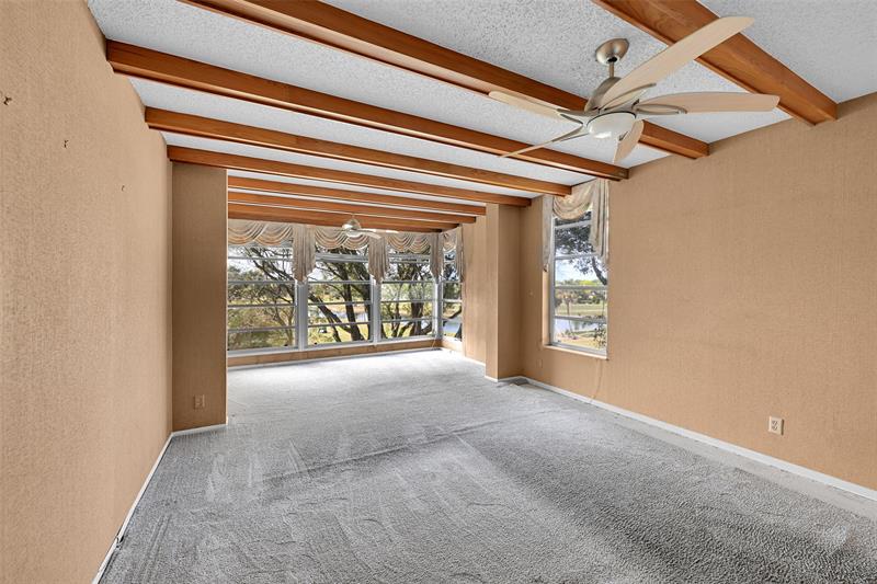 3960 Oaks Clubhouse Drive Pompano Beach FL 33069