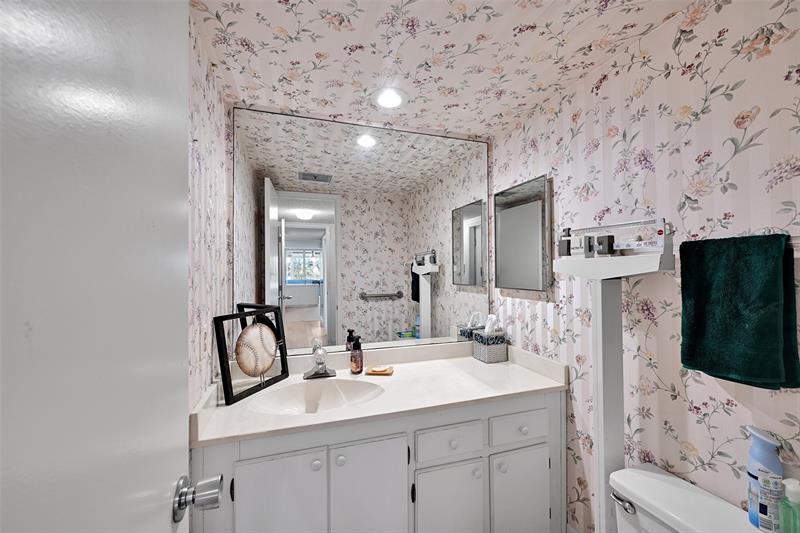 3960 Oaks Clubhouse Drive Pompano Beach FL 33069