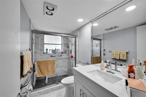 3960 Oaks Clubhouse Drive Pompano Beach FL 33069