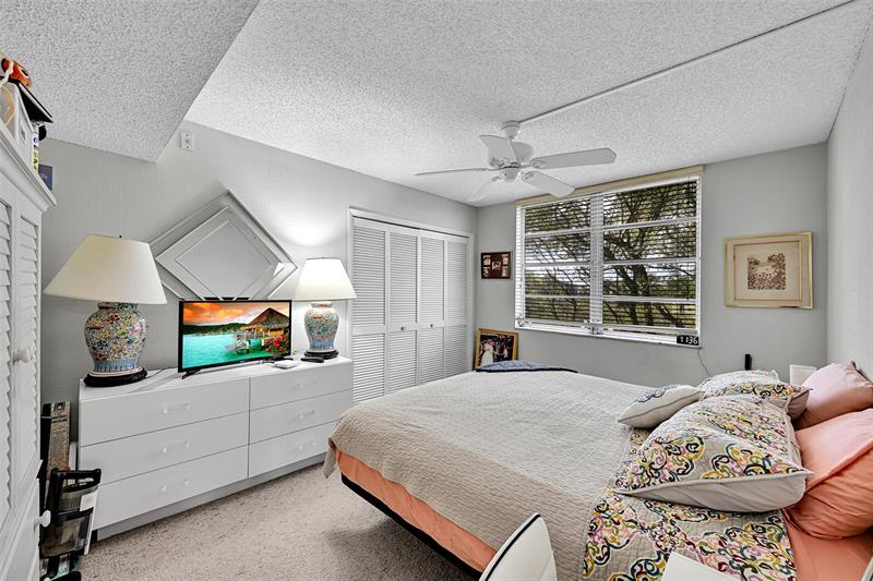 3960 Oaks Clubhouse Drive Pompano Beach FL 33069