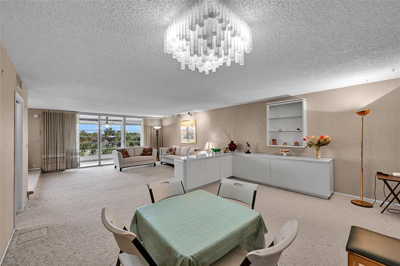 3960 Oaks Clubhouse Drive Pompano Beach FL 33069