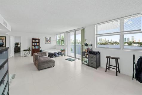 16558 NE 26th Avenue North Miami Beach FL 33160
